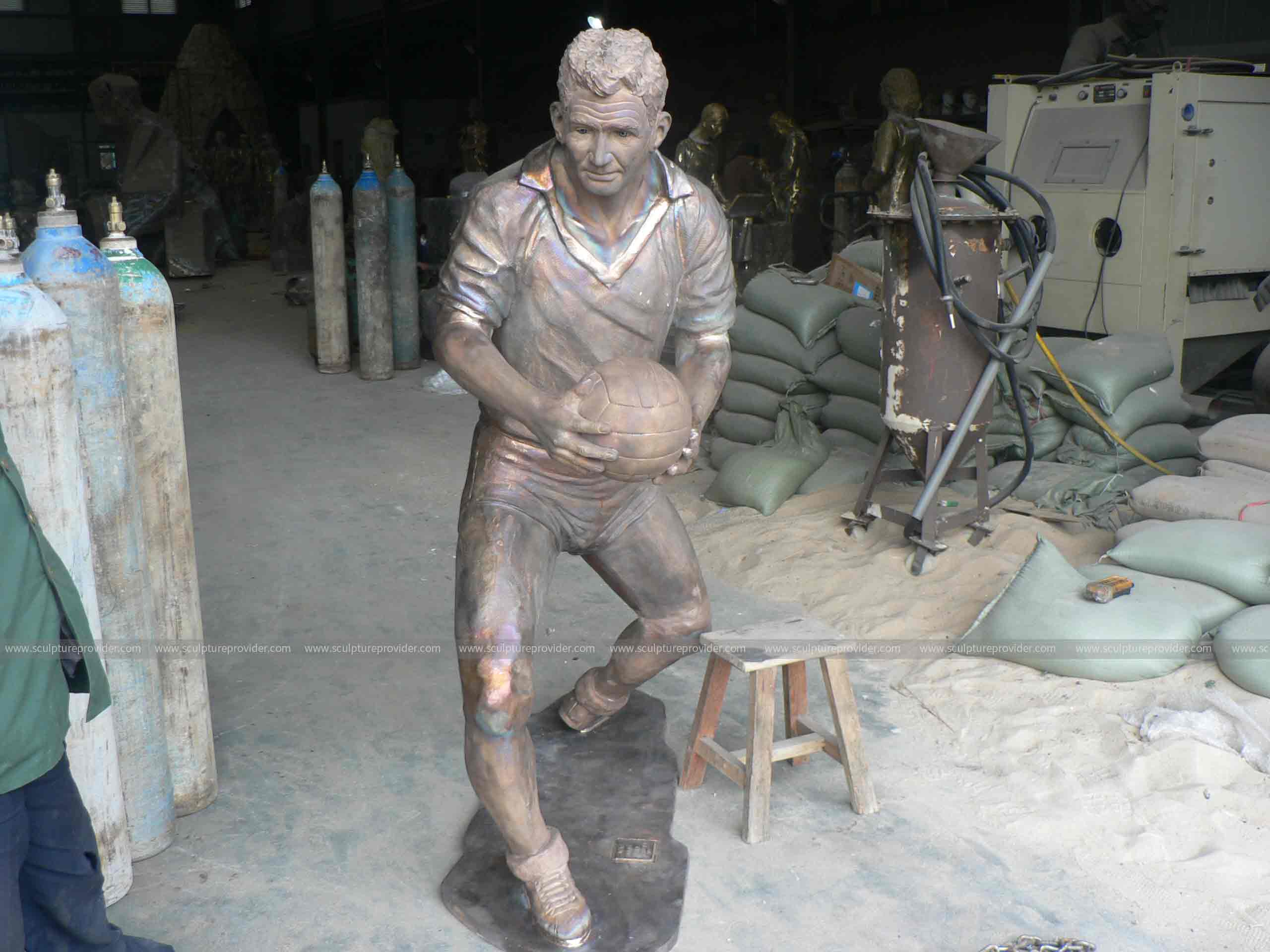 how is a bronze sculpture made
